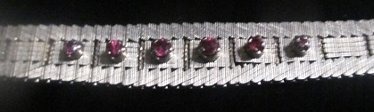 anxxM1211M 14k white gold and ruby bracelet Takst-Valuation N. kr. 20 000